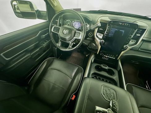 Used 2022 RAM 2500 Laramie w/ Chrome Appearance Group AWD/4WD image 9
