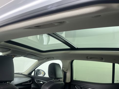 Used 2023 Buick Envision Essence w/ Sport Touring Package image 17