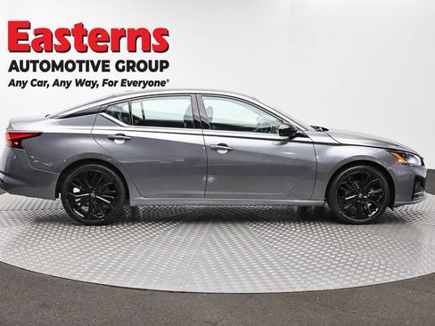 Used 2023 Nissan Altima 2.5 SR FWD image 4