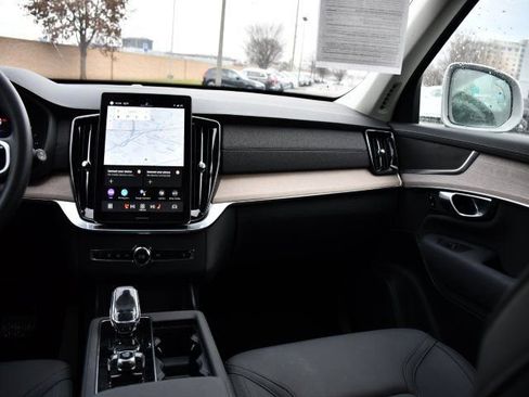 Certified 2025 Volvo XC90 B6 Plus image 17