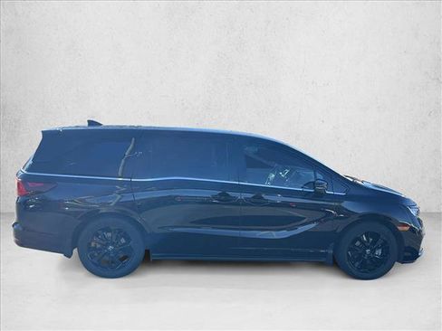 Used 2023 Honda Odyssey Sport image 4