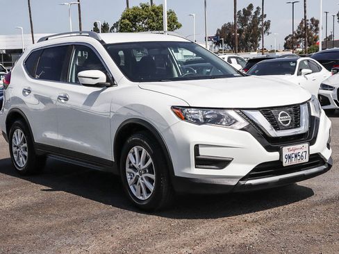 Used 2017 Nissan Rogue SV FWD image 3