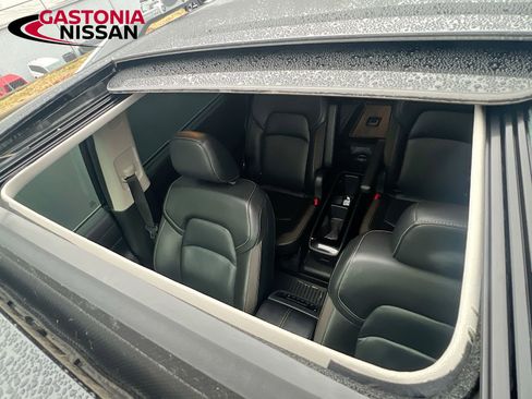 Used 2023 Nissan Pathfinder SL w/ SL Premium Package image 30