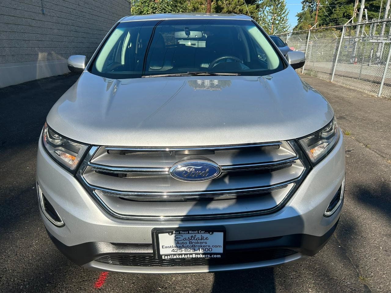 Used 2018 Ford Edge Titanium w/ Technology Package AWD/4WD image 2