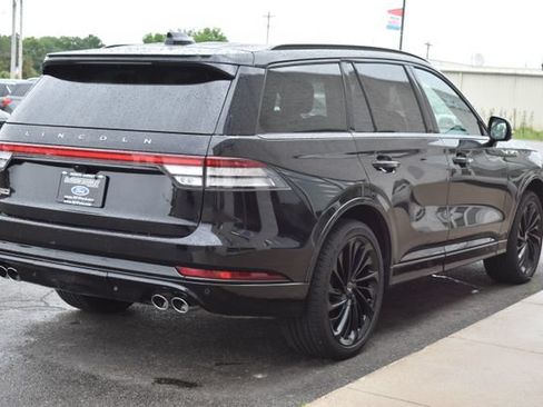 Used 2025 Lincoln Aviator Reserve w/ Equipment Group 201A AWD/4WD image 12