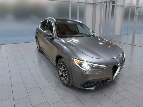 Used 2019 Alfa Romeo Stelvio Ti image 2