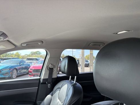 Used 2023 Kia Sorento S image 25