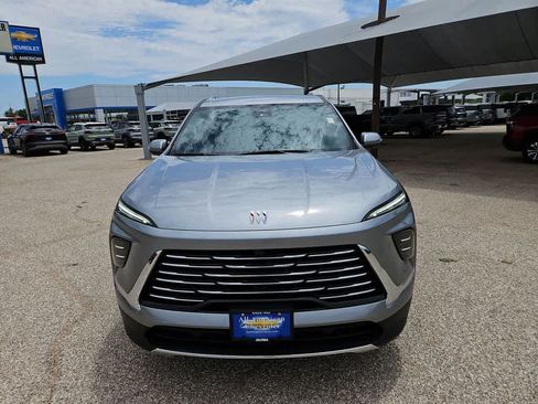 Used 2025 Buick Enclave Preferred FWD image 3