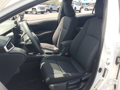 Used 2025 Toyota Corolla LE FWD image 18
