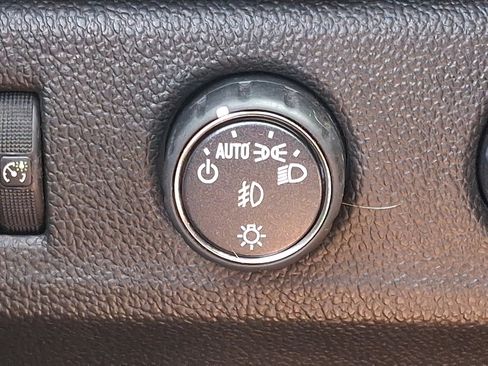 Used 2019 Chevrolet Colorado Z71 AWD/4WD image 23