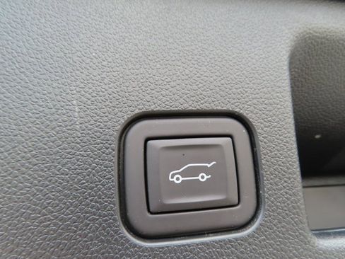 Certified 2024 Chevrolet Equinox EV RS image 33