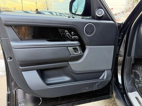 Used 2020 Land Rover Range Rover HSE image 12