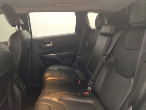 Used 2020 Jeep Cherokee Limited FWD image 18