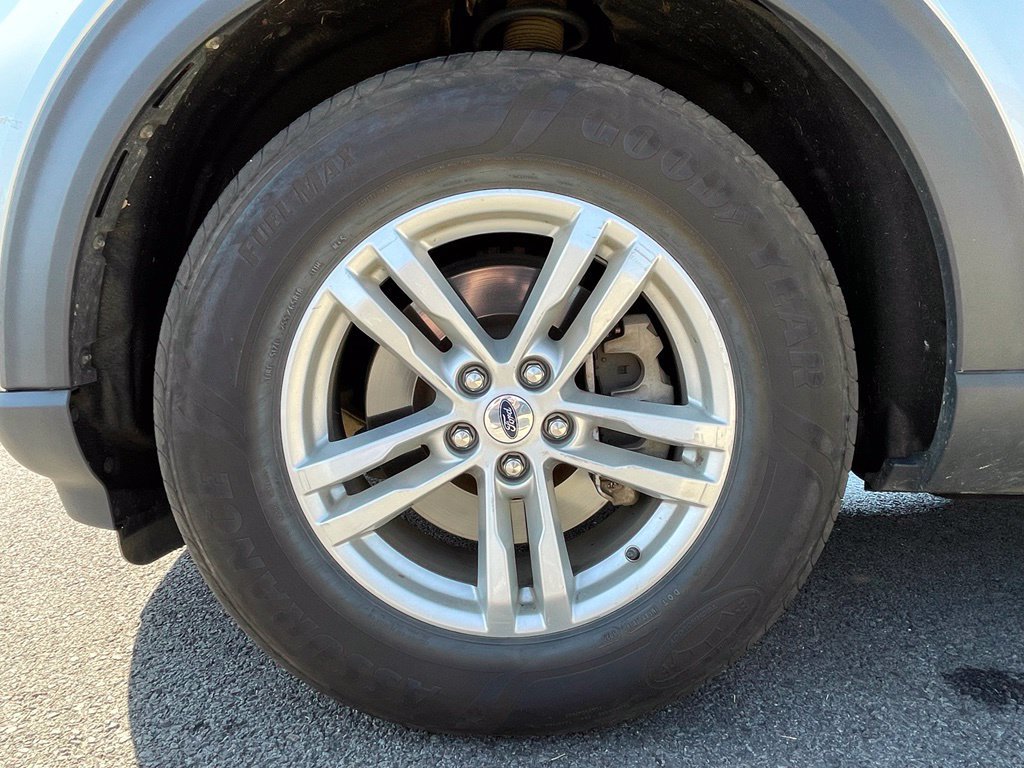 Used 2023 Ford Explorer XLT w/ Equipment Group 202A RWD image 33