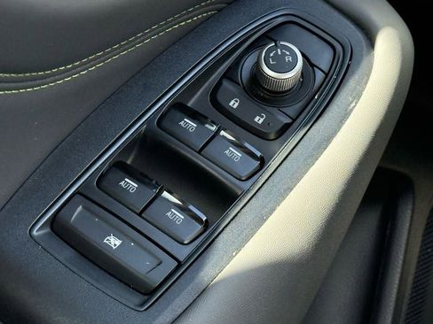 Used 2025 Subaru Outback Onyx Edition AWD/4WD image 18