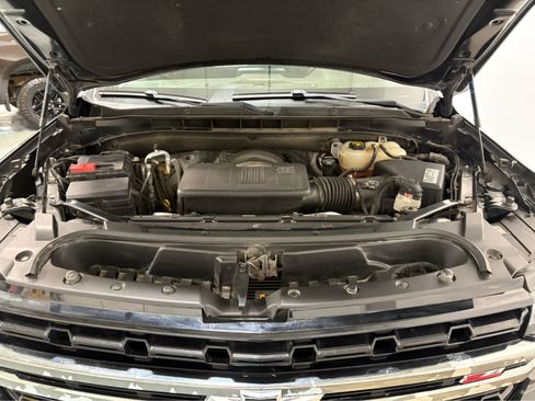 Used 2021 Chevrolet Tahoe Z71 w/ Z71 Off-Road Package AWD/4WD image 12
