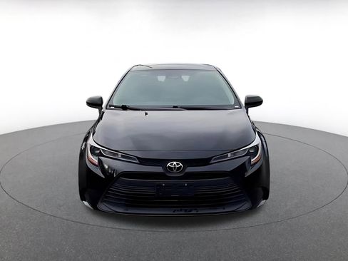 Used 2023 Toyota Corolla LE image 4