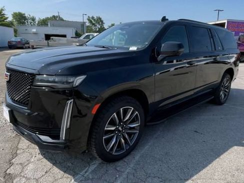 Used 2023 Cadillac Escalade ESV Sport AWD/4WD image 6