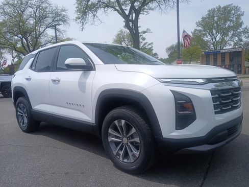 New 2026 Chevrolet Equinox LT FWD image 1