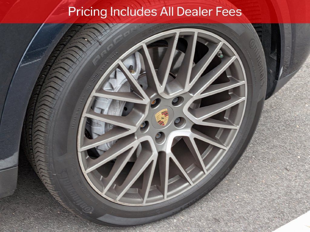 Used 2023 Porsche Cayenne Platinum Edition AWD/4WD image 8