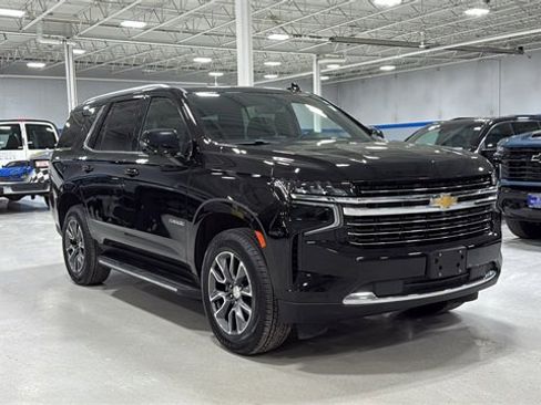 Used 2022 Chevrolet Tahoe LT w/ Luxury Package image 2