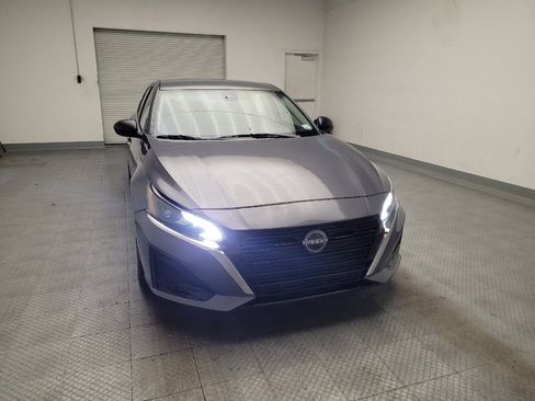 Used 2024 Nissan Altima 2.5 SV FWD image 14
