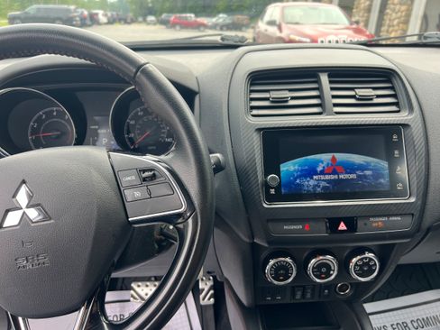 Used 2019 Mitsubishi Outlander Sport ES AWD/4WD image 14