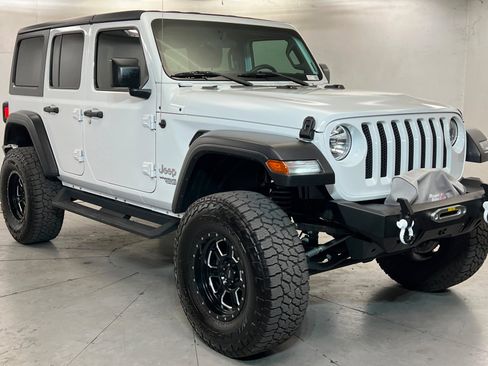 Used 2019 Jeep Wrangler Unlimited Sport S AWD/4WD image 7