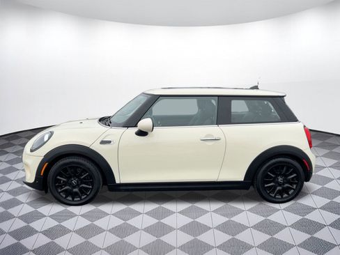 Used 2019 MINI Cooper 2-Door Hardtop image 2
