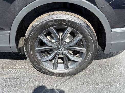 Certified 2024 Volkswagen Tiguan SE AWD/4WD image 9
