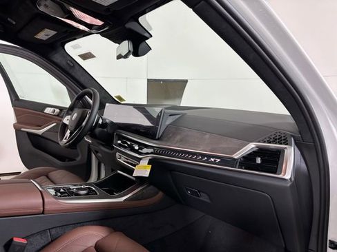 New 2026 BMW X7 xDrive40i image 18