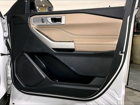 Used 2021 Ford Explorer Limited w/ Equipment Group 301A image 24