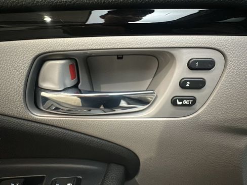 Used 2019 Honda Pilot Touring image 13