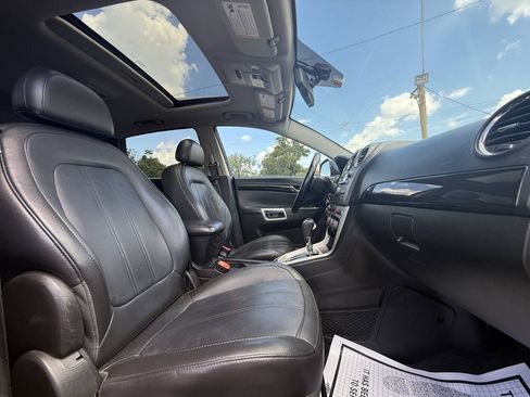 Used 2013 Chevrolet Captiva Sport LTZ FWD image 11