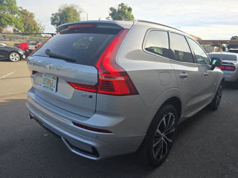 Certified 2025 Volvo XC60 B5 Plus image 4