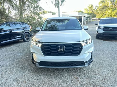 Certified 2025 Honda Pilot EX-L image 3