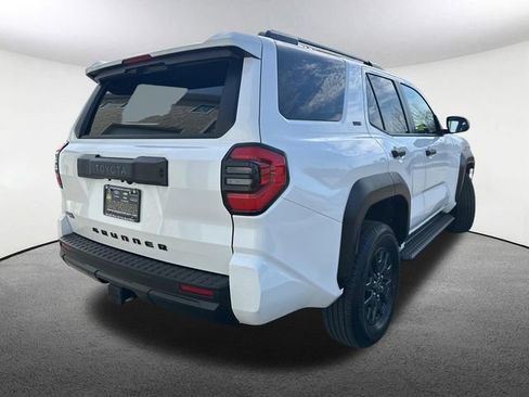 Used 2025 Toyota 4Runner SR5 AWD/4WD image 14