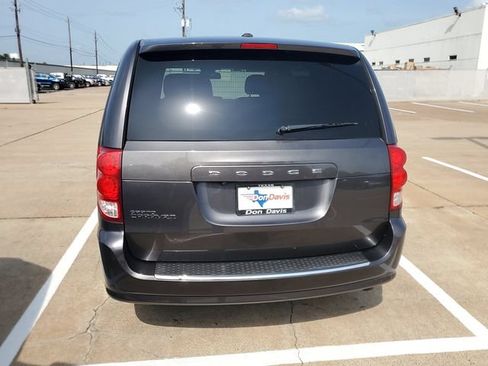 Used 2020 Dodge Grand Caravan SE FWD image 7