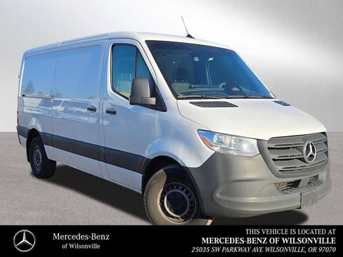 Used 2025 Mercedes-Benz Sprinter 2500 image 1