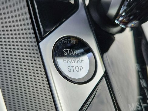 Used 2022 BMW X6 xDrive40i w/ Executive Package image 23