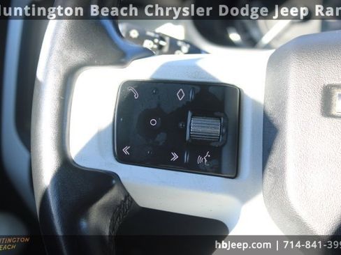 Used 2023 Land Rover Defender 110 SE image 17