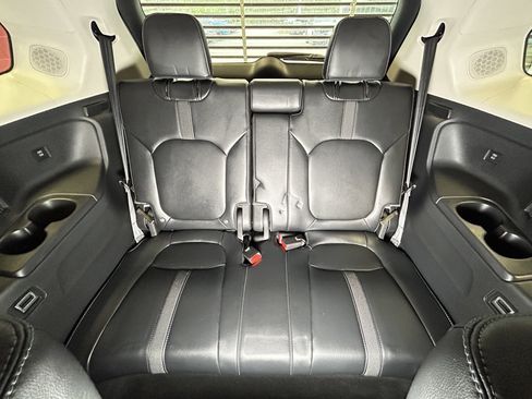 Used 2025 Honda Pilot Touring image 34