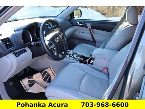 Used 2013 Toyota Highlander Limited image 21