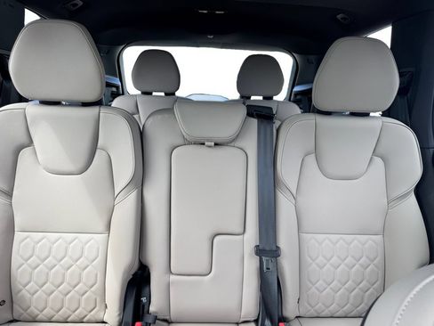 Certified 2025 Volvo XC90 B5 Core AWD/4WD image 25