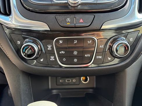 Used 2024 Chevrolet Equinox Premier AWD/4WD image 25