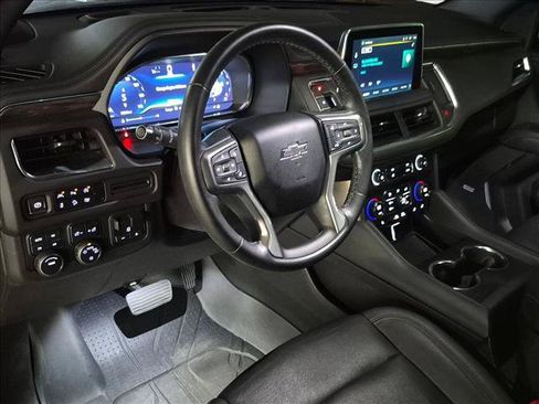 Used 2024 Chevrolet Suburban Z71 w/ Luxury Package AWD/4WD image 12
