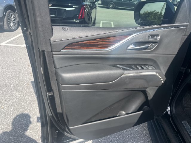 Used 2021 Cadillac Escalade Premium Luxury RWD image 10