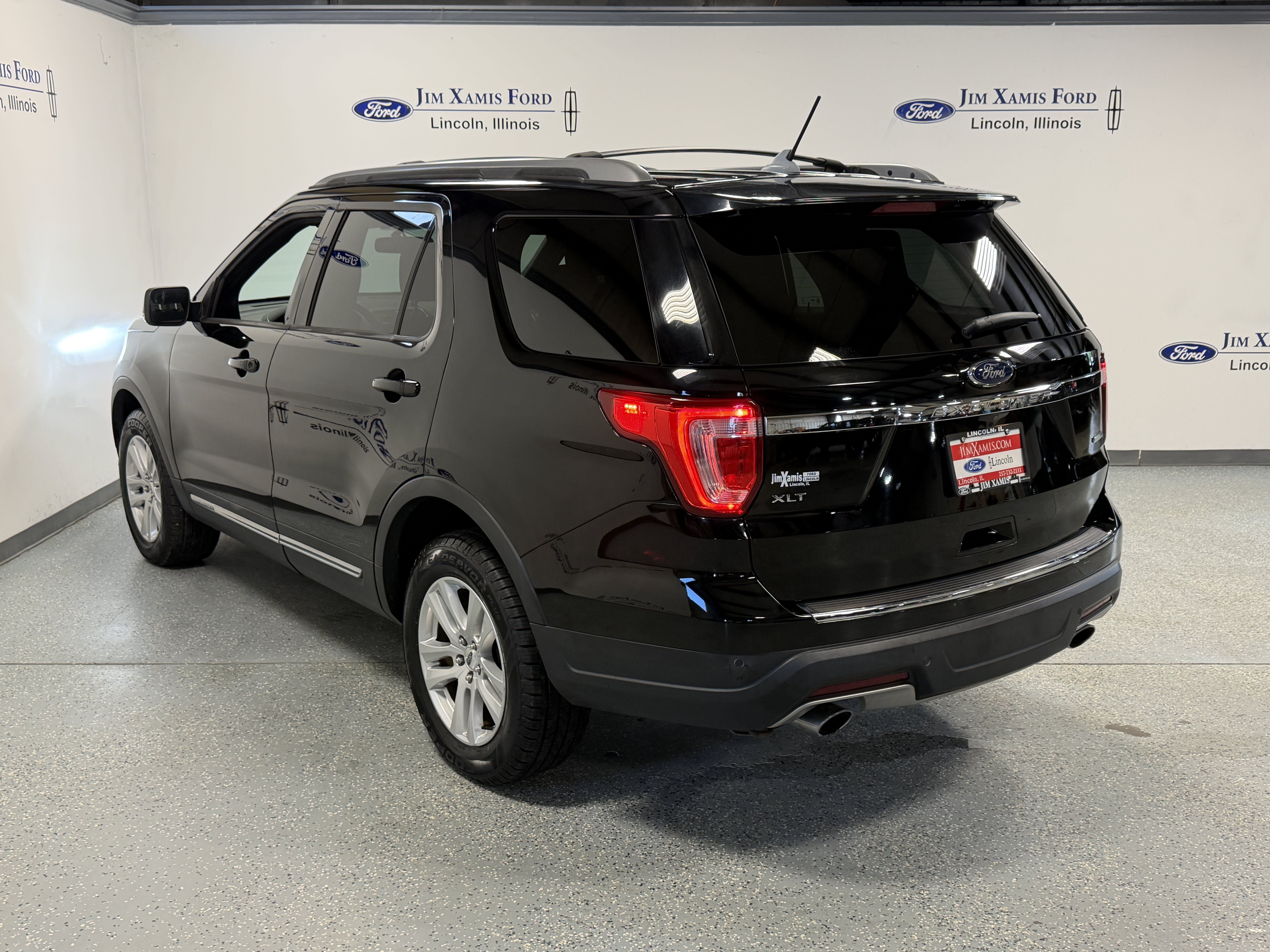Used 2018 Ford Explorer XLT w/ Equipment Group 201A AWD/4WD image 31