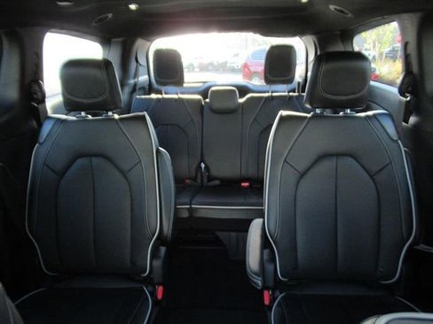 New 2026 Chrysler Pacifica Limited w/ S Appearance Package FWD image 27