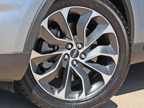 Used 2021 Lincoln Nautilus Reserve FWD image 13